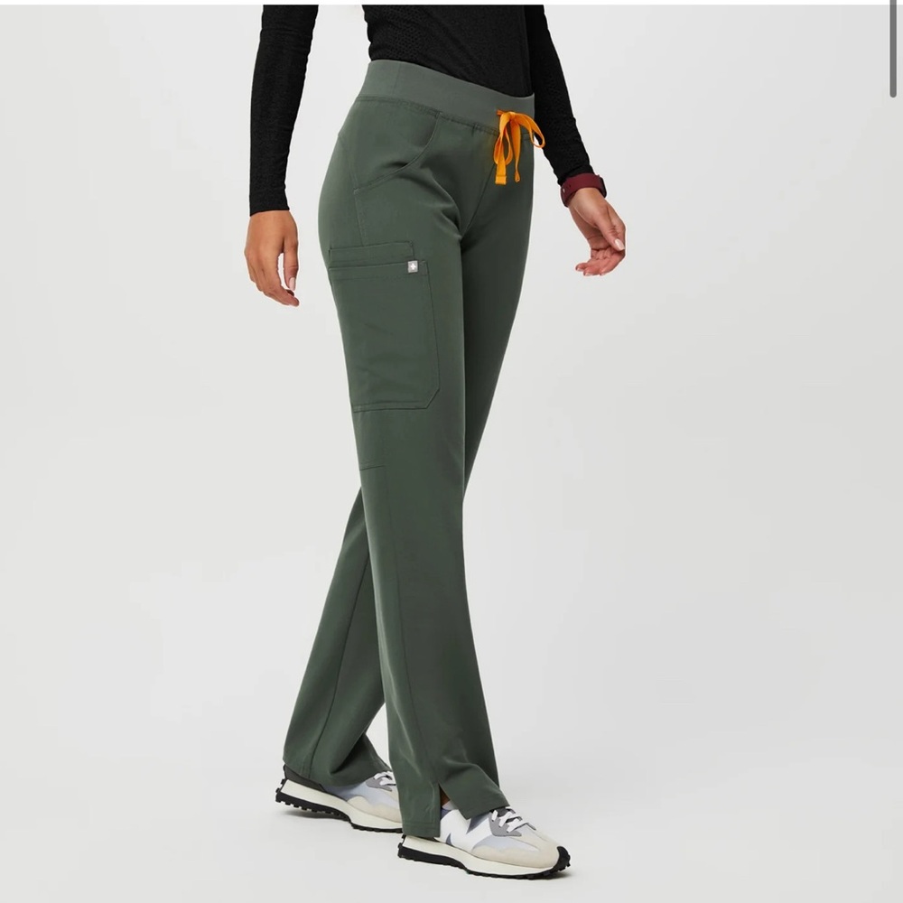 FIGS MOSS SCRUB KADE CARGO PANT M/T